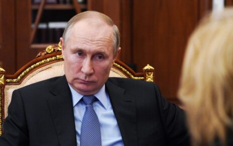 Vladimir Putin sustine ca le va sparge dintii tuturor celor care vor sa ia ceva de la Rusia