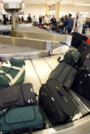 Cât de mare poate fi bagajul de mână în avion? Reguli diverse, prețuri surprinzătoare