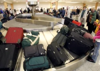 Cât de mare poate fi bagajul de mână în avion? Reguli diverse, prețuri surprinzătoare