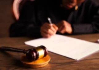 Cazul Tupac Shakur s-a închis cu condamnare pe viață, dar întrebările persistă