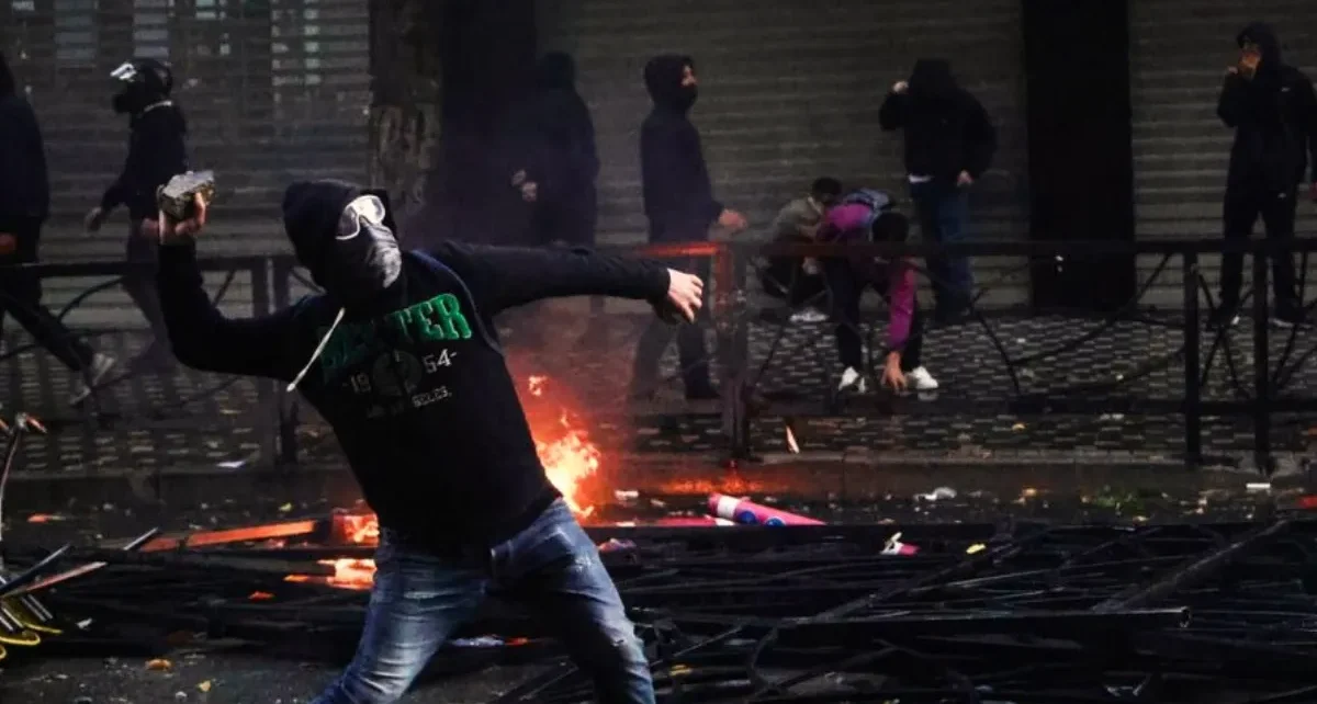 Ciocniri violente între studenți și poliție în Tirana