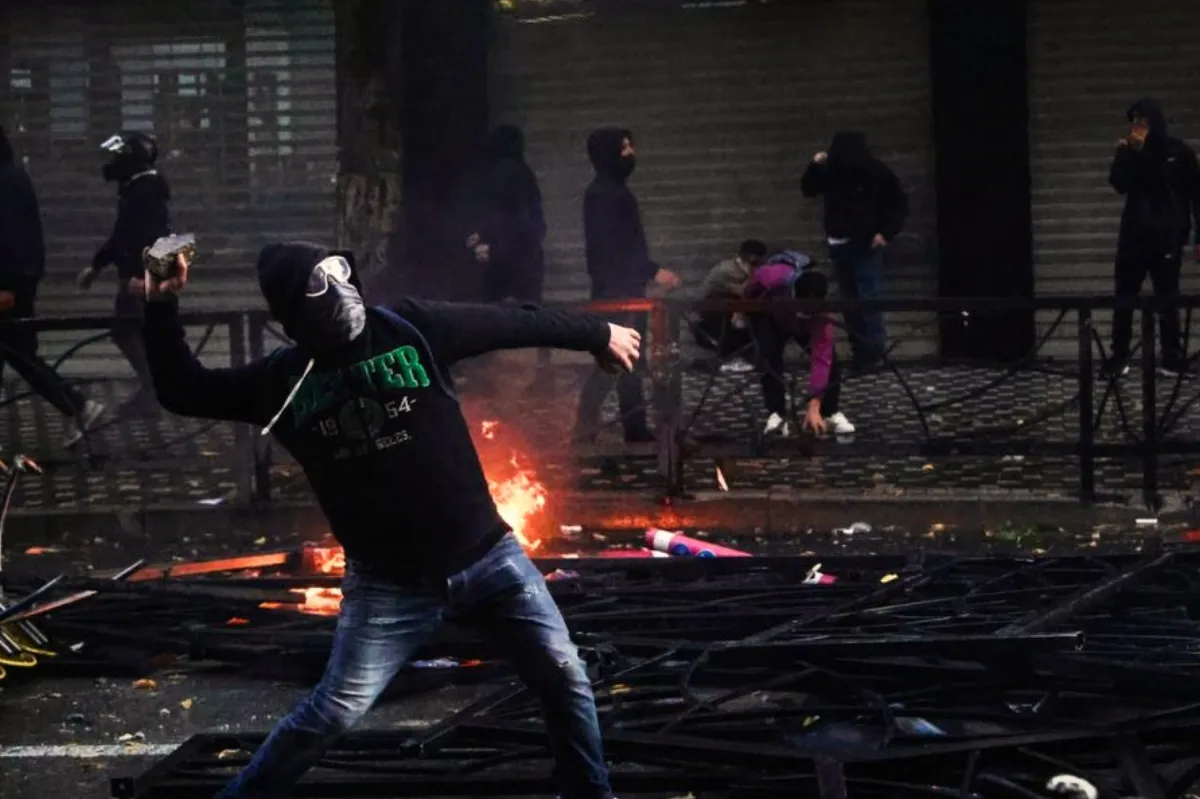 Ciocniri violente între studenți și poliție în Tirana