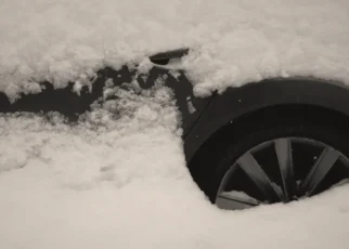 Cum pregătești mașina cu zile înainte de prima ninsoare
