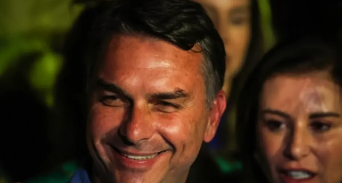 Flávio Bolsonaro a fugit din țară în urma refuzului de a predă pașapoartele