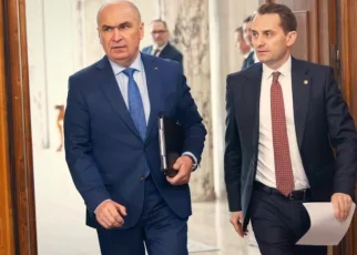 Fostul șef al Cancelariei Prim-ministrului vorbește despre „greaua moștenire” de care PSD îl acuză pe Ilie Bolojan. Susține că a redus costurile cu 90% după ce Guvernul a cumpărat SUV-uri fabricate în România