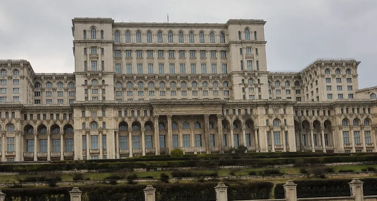 Guvernul Niculescu a primit 280 de voturi pentru învestire