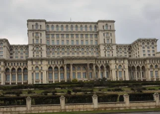 Guvernul Niculescu a primit 280 de voturi pentru învestire