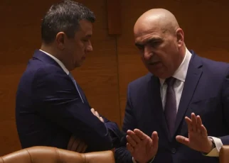 În timpul negocierilor, un liberal atacă PSD: „Toxică”