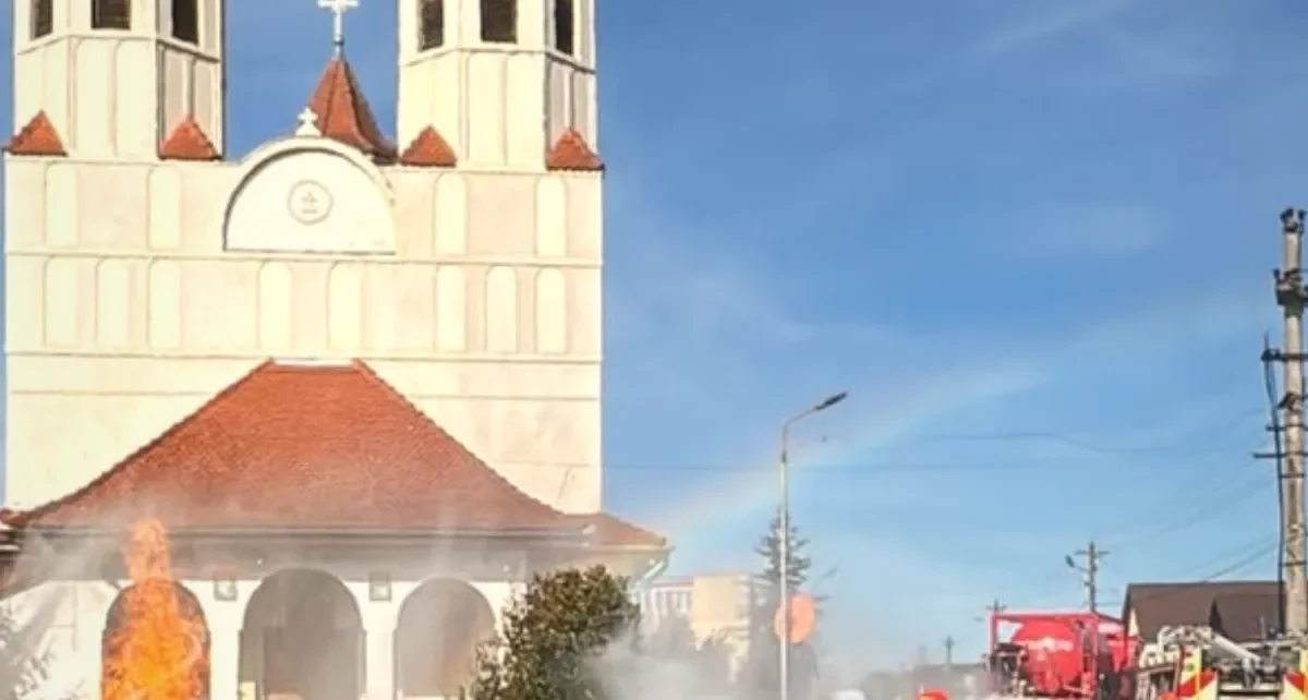 Incendiu la țeavă de gaz din apropierea unei biserici / Afectați arbori