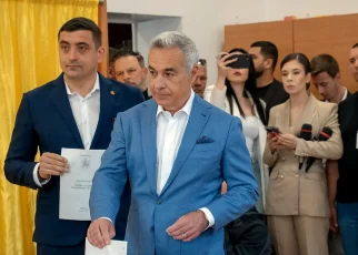 Libertate pe hârtie, celulă în realitate: cum a fost blocată decizia care îl trimitea pe Georgescu acasă