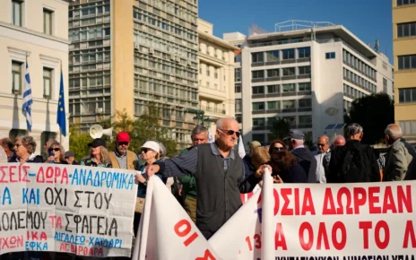 Manifestații în Atena și Salonic, cu participare masivă de elevi