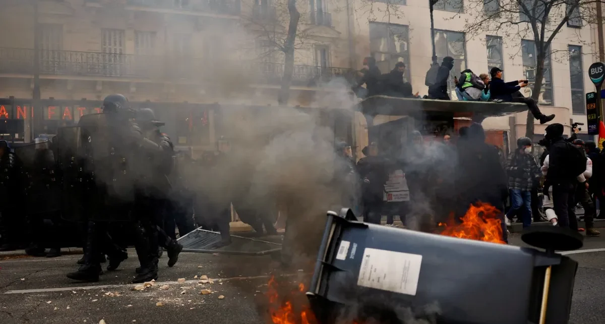 Manifestațiile din Franța și alte țări au adus la iveală tensiuni mai profunde