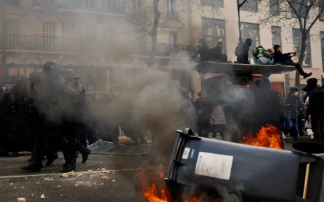 Manifestațiile din Franța și alte țări au adus la iveală tensiuni mai profunde