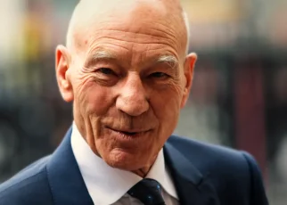 Patrick Stewart, omagiat de președintele Marvel Studios