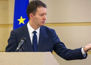 S&P decide 2 octombrie dacă România păstrează ratingul investițiilor