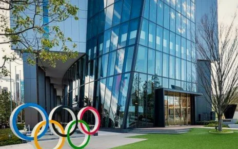 Tinerii sportivi români pornesc spre Dakar pentru a concura în zece discipline